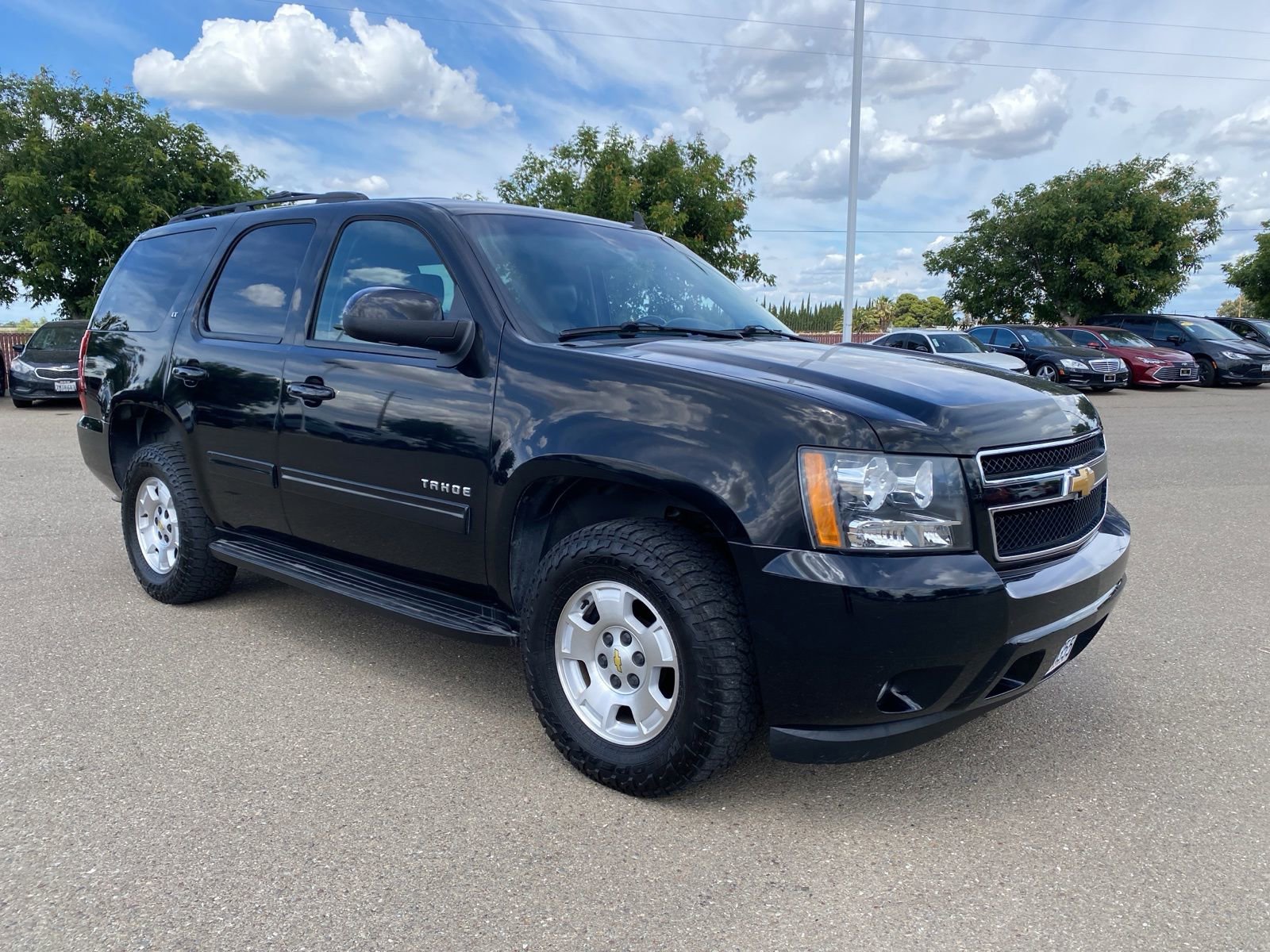 Used 2013 Chevrolet Tahoe LT w/ Luxury Package AWD/4WD image 3
