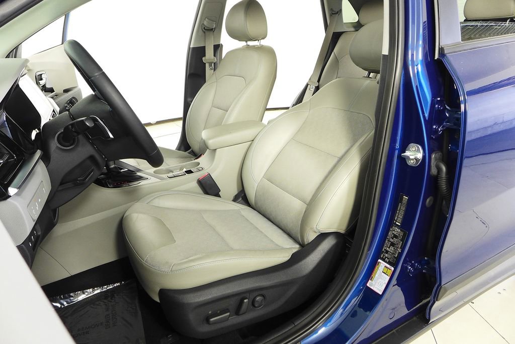 Used 2020 Kia Niro EX FWD image 21
