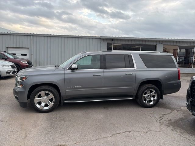 Used 2020 Chevrolet Suburban Premier image 3
