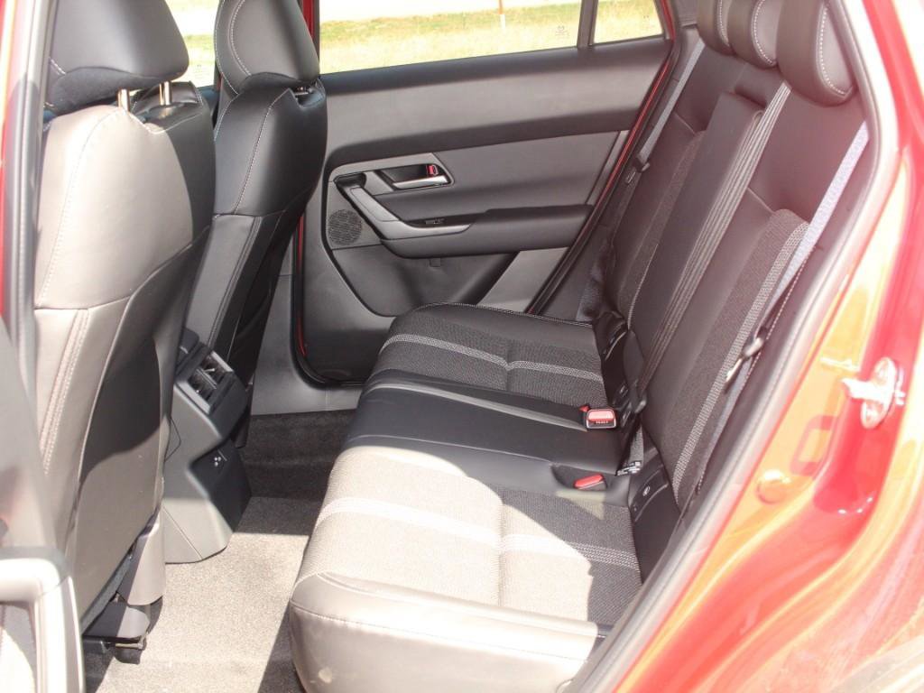 Used 2025 MAZDA CX-50 AWD 2.5 S w/ Weather Package image 11