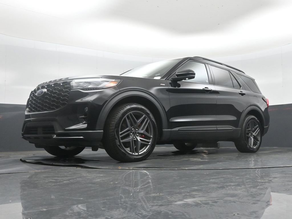 Used 2025 Ford Explorer ST-Line w/ ST-Line Street Pack image 31