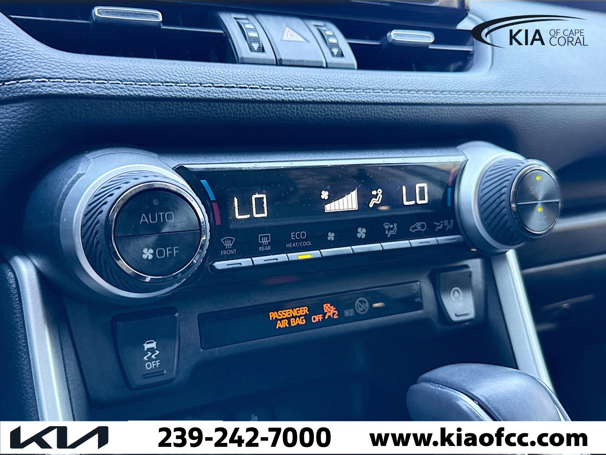 Used 2022 Toyota RAV4 XLE Premium image 34