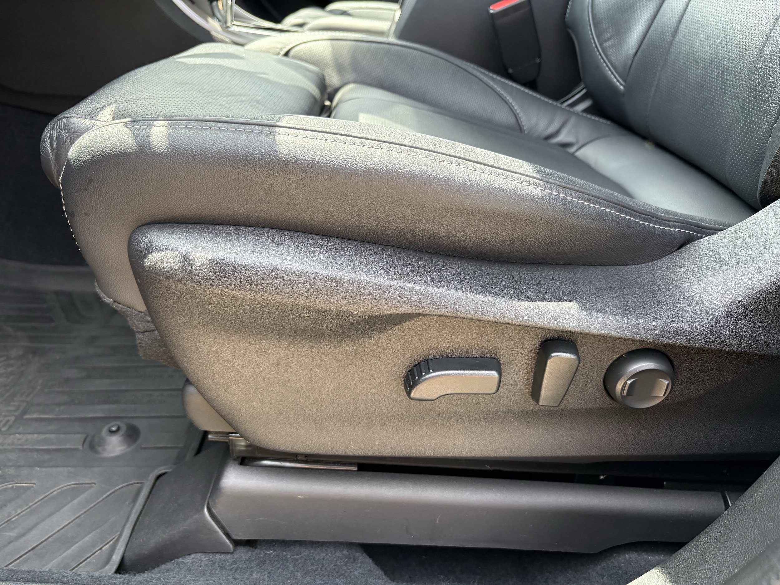 Used 2021 Subaru Ascent Touring AWD/4WD image 28