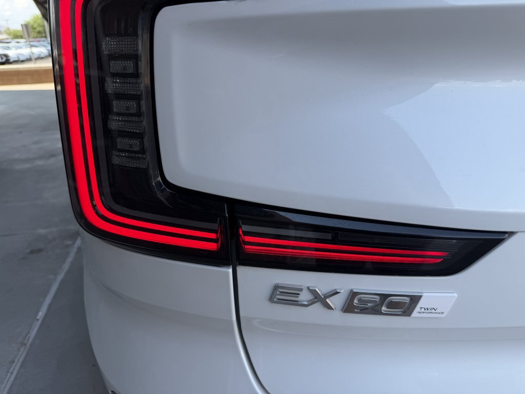 Used 2025 Volvo EX90 Plus w/ Protection Package Premier AWD/4WD image 14