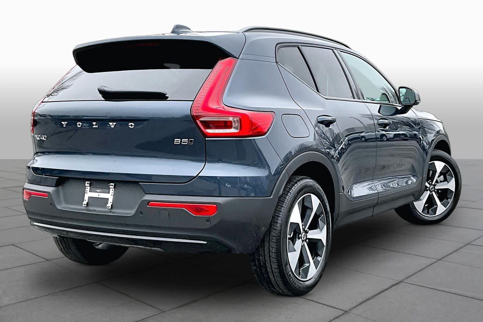 Used 2026 Volvo XC40 B5 Core w/ Climate Package AWD/4WD image 21