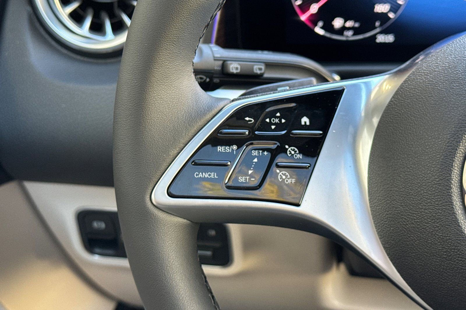 New 2026 Mercedes-Benz GLB 250 image 27