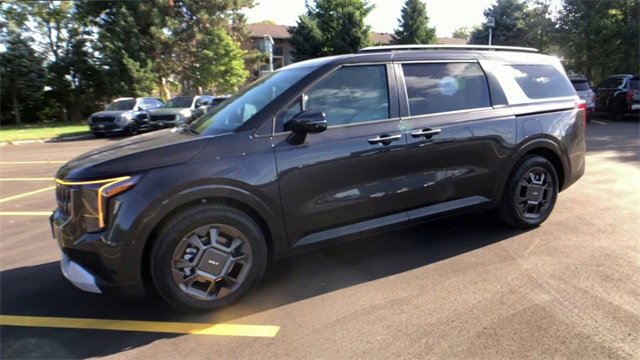 New 2026 Kia Carnival EX image 7