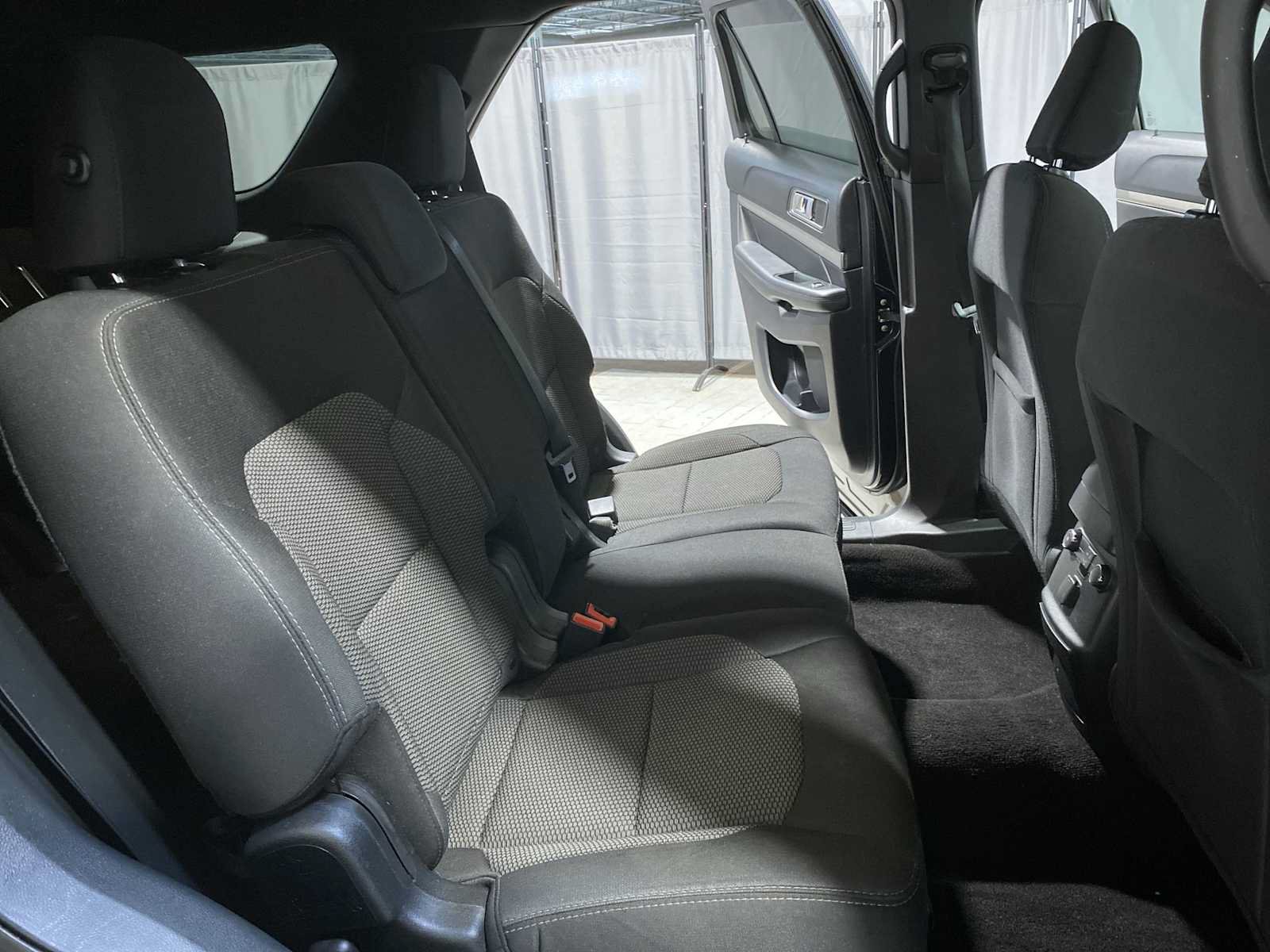 Used 2019 Ford Explorer XLT w/ Equipment Group 201A AWD/4WD image 13