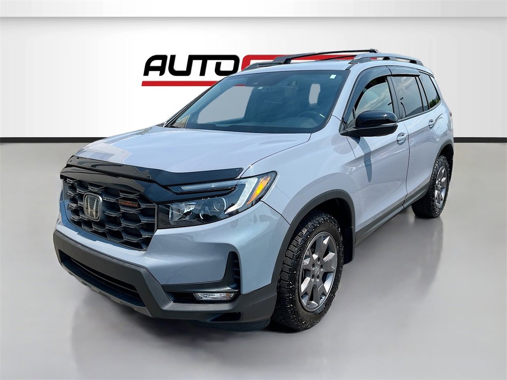 Used 2024 Honda Passport TrailSport image 3