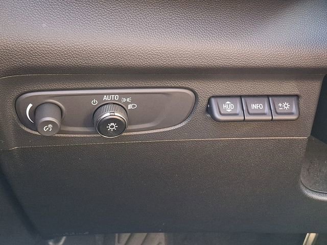 Used 2023 Buick Envision Avenir image 24