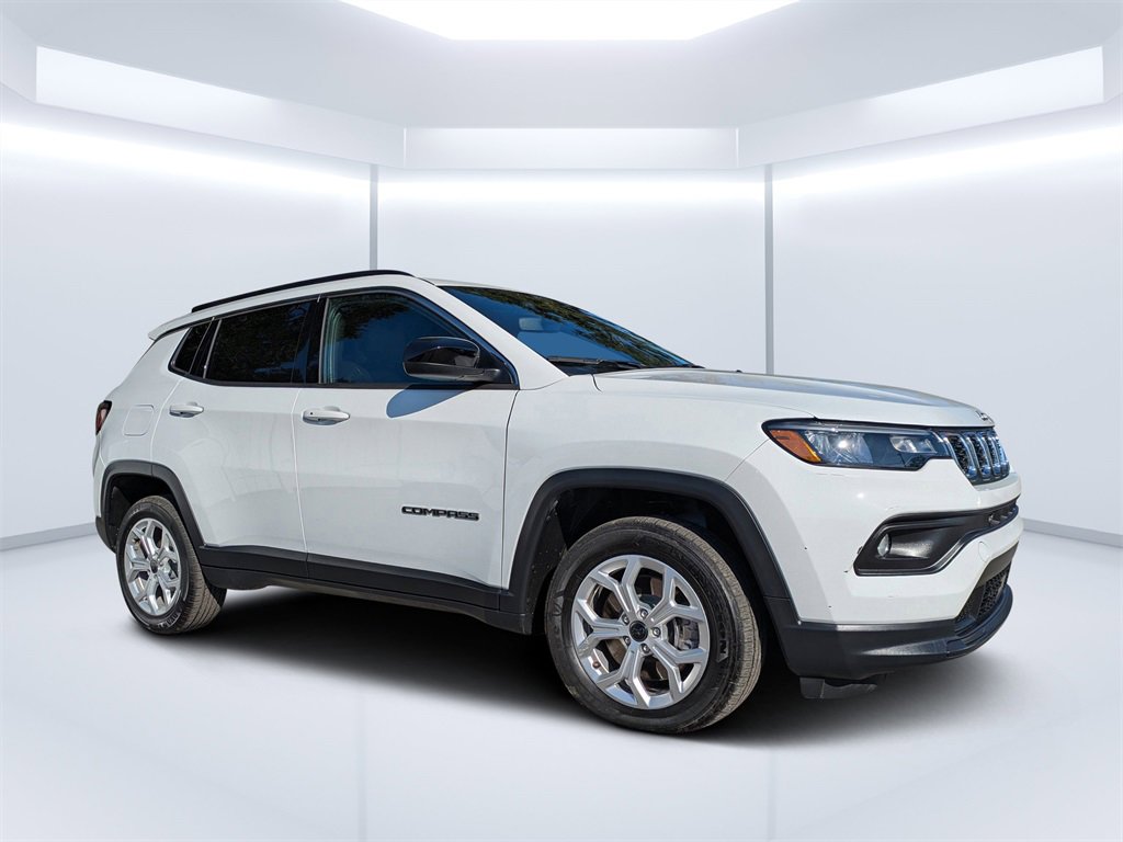 Used 2025 Jeep Compass Latitude
