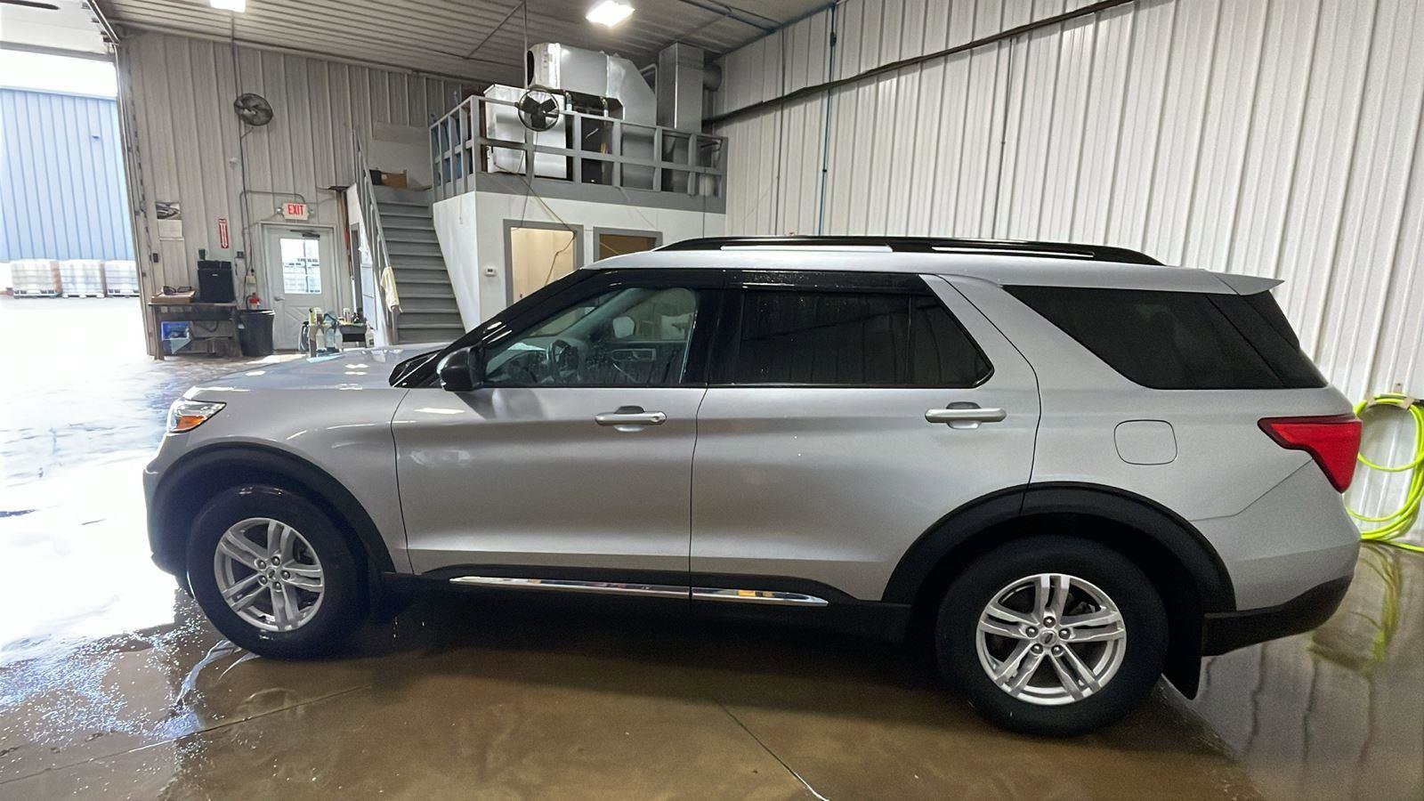 Certified 2021 Ford Explorer XLT w/ Class III Trailer Tow Package AWD/4WD image 7