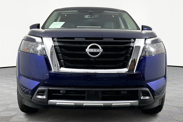 Used 2025 Nissan Pathfinder SL image 2