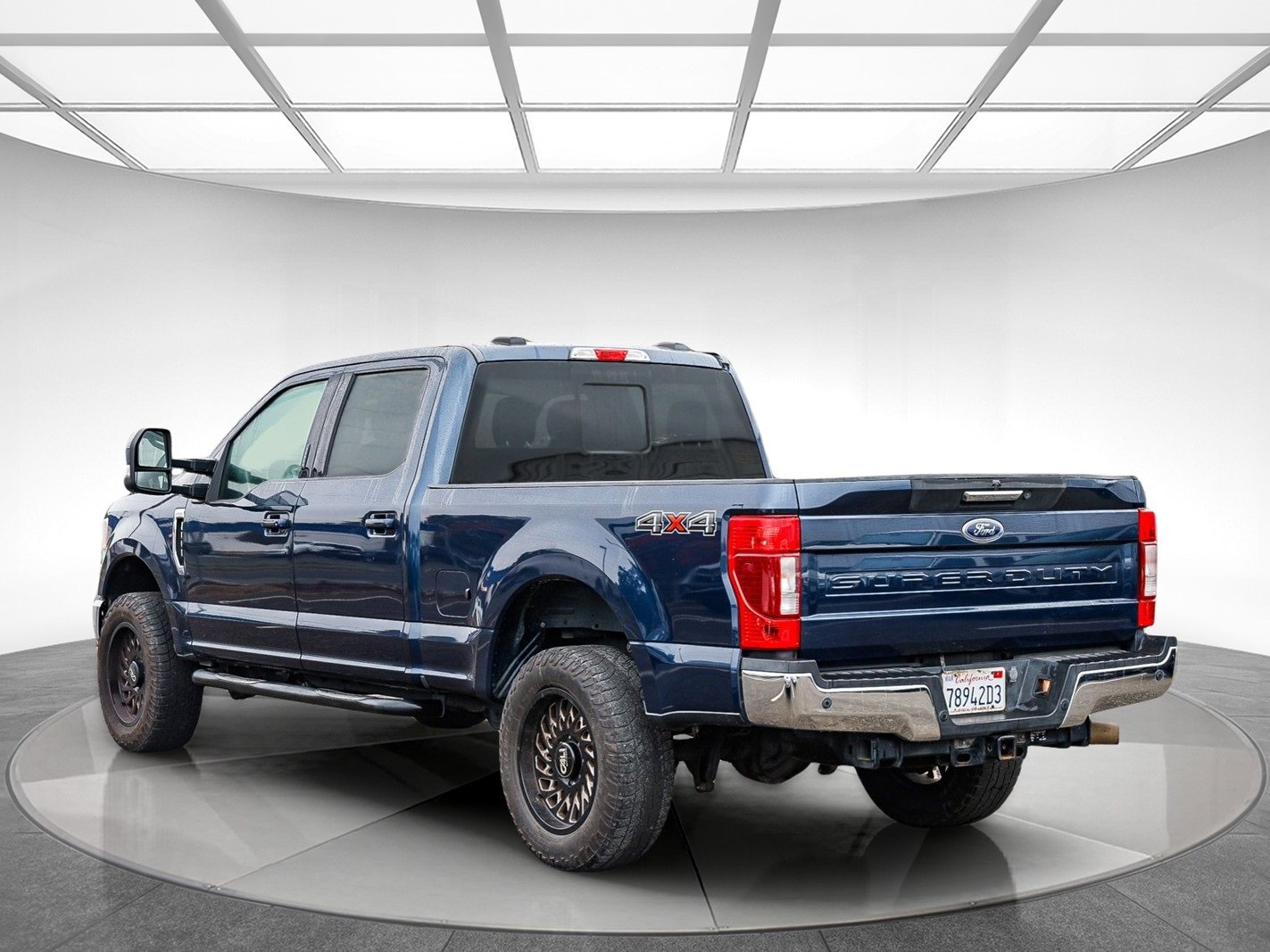 Used 2020 Ford F350 Lariat image 2