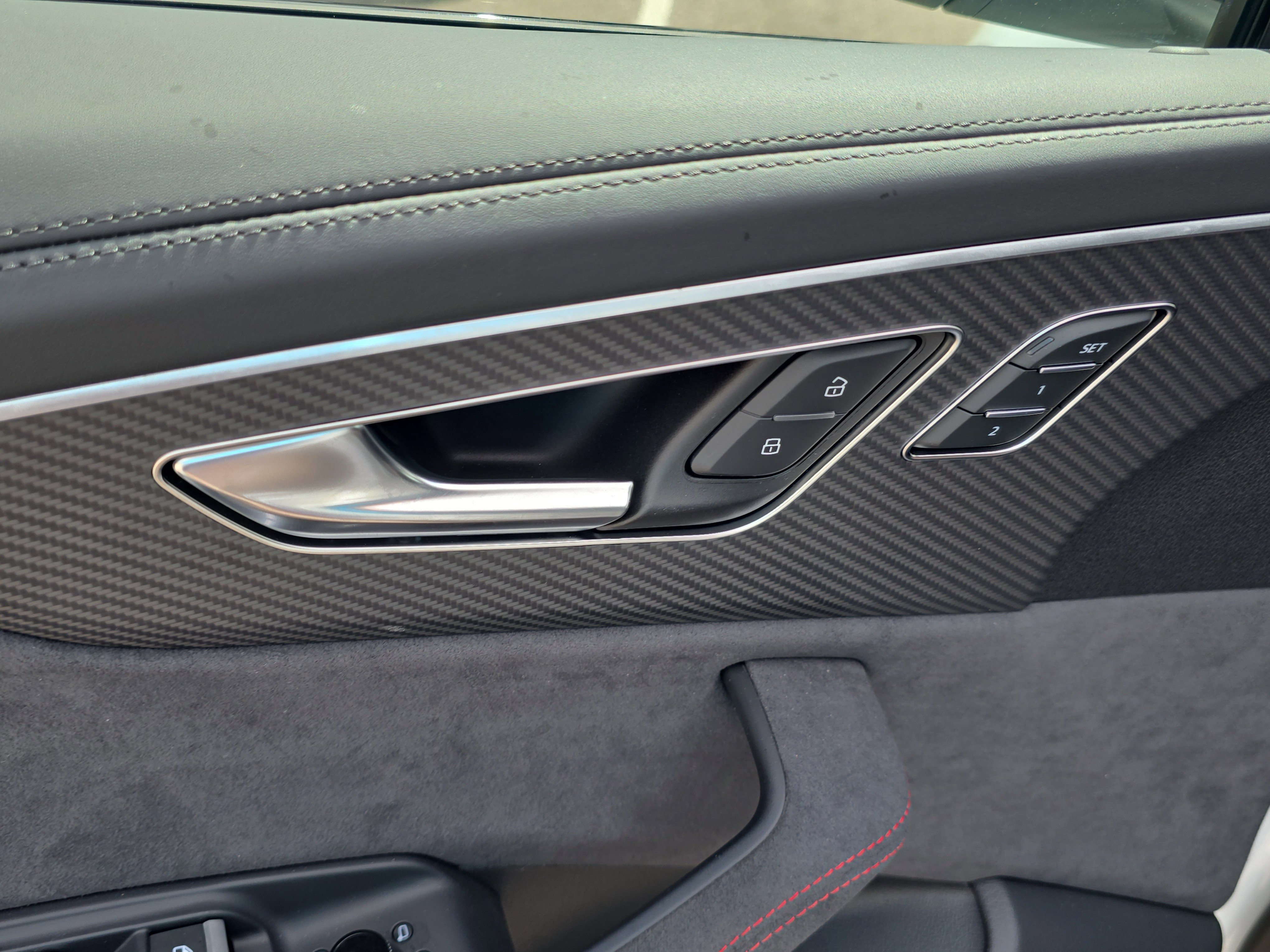 New 2025 Audi RS Q8 performance image 17
