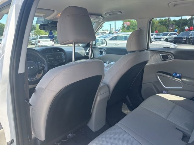 Used 2025 Kia Soul LX image 12