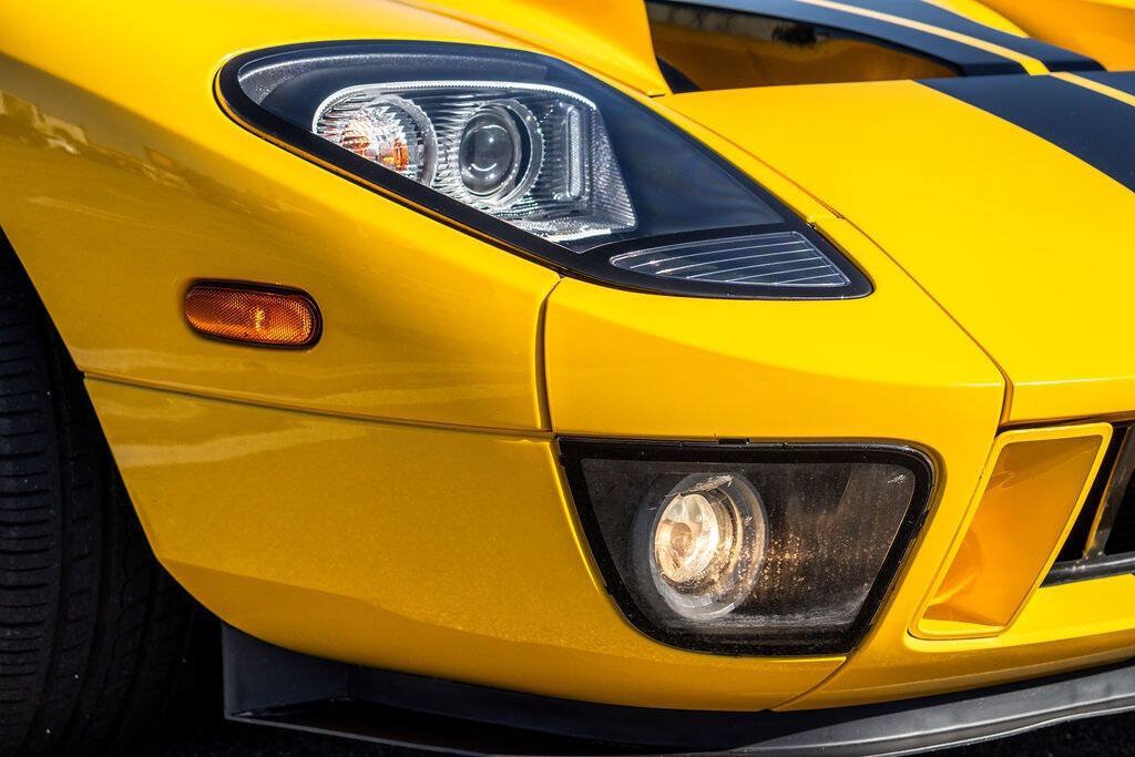Used 2006 Ford GT RWD image 34