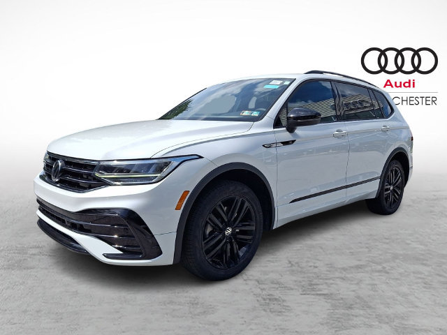 Used 2022 Volkswagen Tiguan SE R-Line AWD/4WD image 3