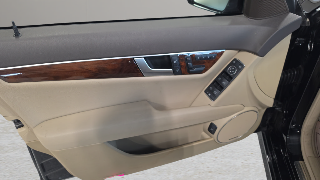 Used 2012 Mercedes-Benz C 300 4MATIC Sedan image 11