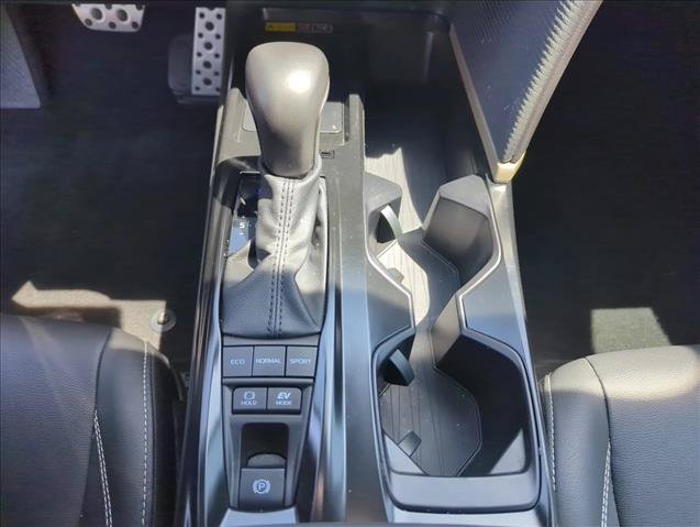Certified 2025 Toyota Camry SE FWD image 17