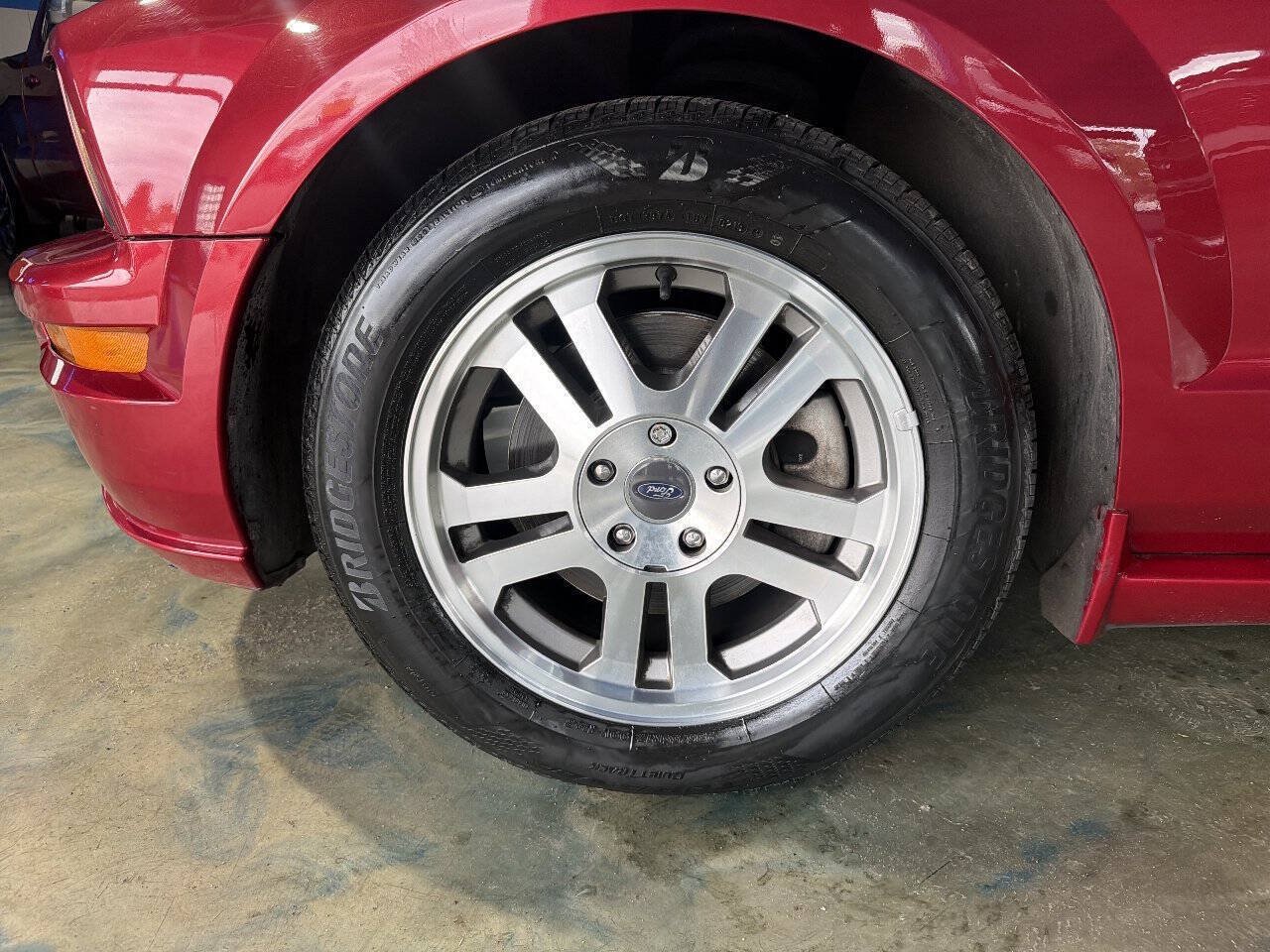 Used 2005 Ford Mustang GT Premium RWD image 6