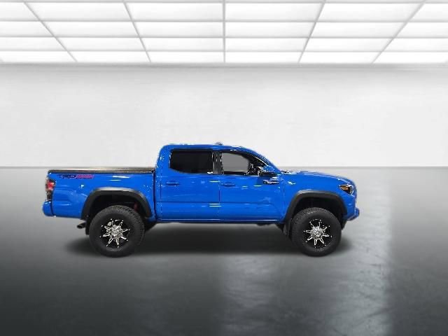 Used 2019 Toyota Tacoma TRD Pro AWD/4WD image 3
