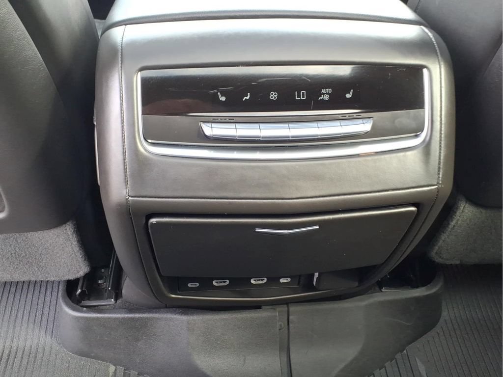 Used 2023 Cadillac Escalade Premium Luxury Platinum AWD/4WD image 18