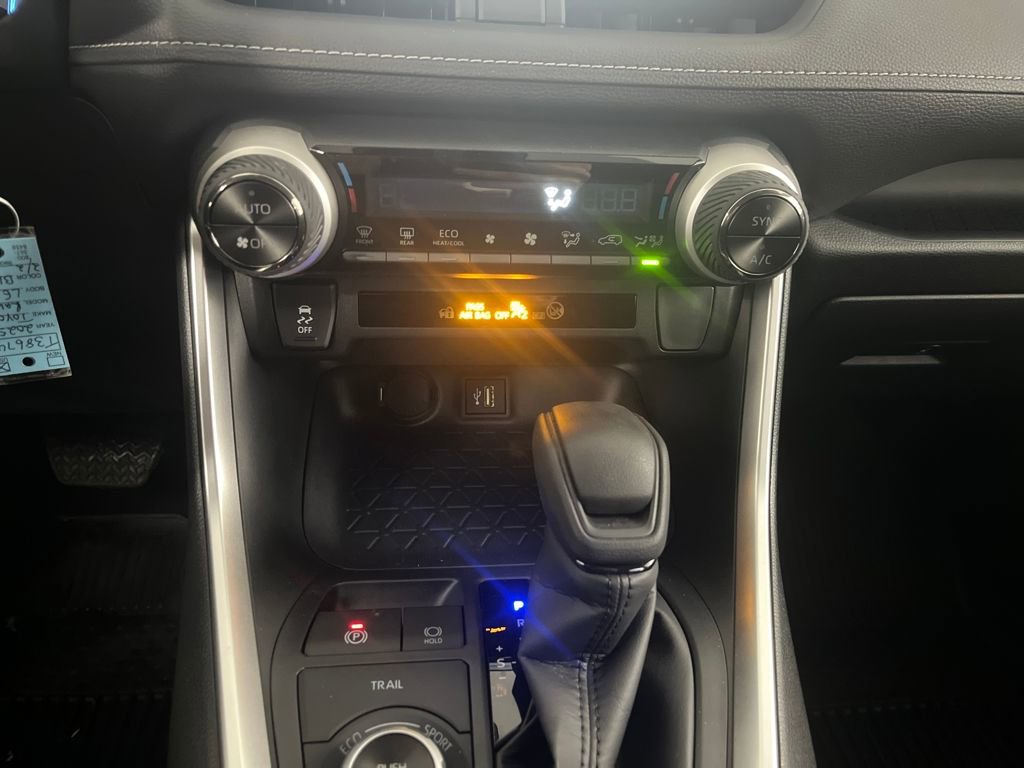 Used 2025 Toyota RAV4 LE image 71