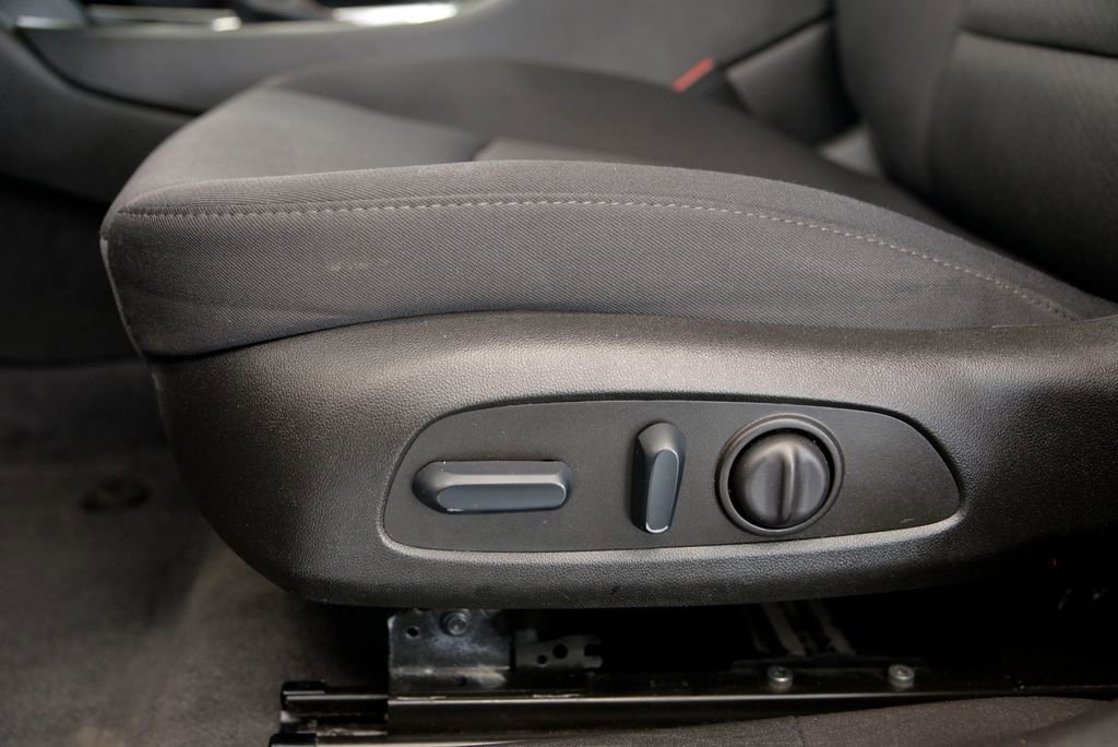 Used 2022 Chevrolet Malibu RS image 16