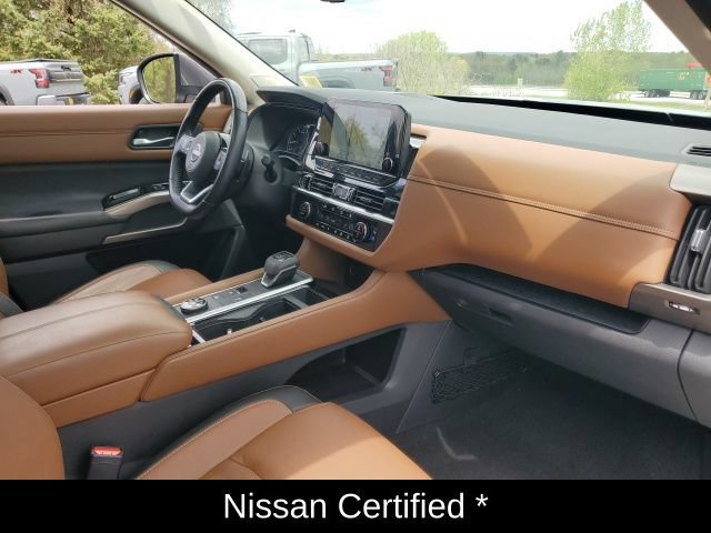 Certified 2023 Nissan Pathfinder Platinum w/ Cargo Package AWD/4WD image 12