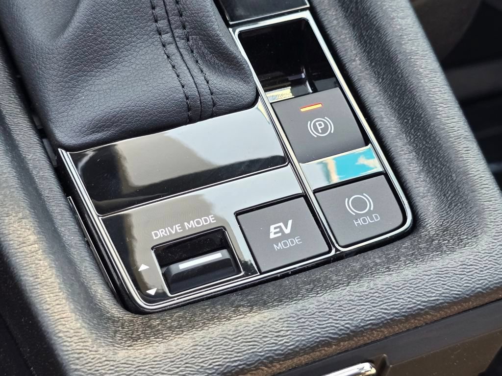 Used 2025 Toyota Sienna XSE w/ XSE Plus Package FWD image 10