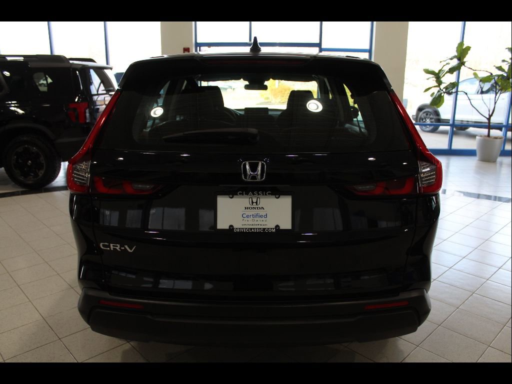 Used 2023 Honda CR-V LX image 4