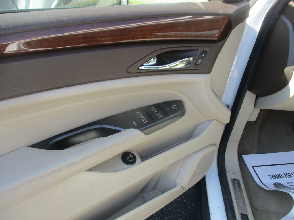 Used 2016 Cadillac SRX Luxury image 10