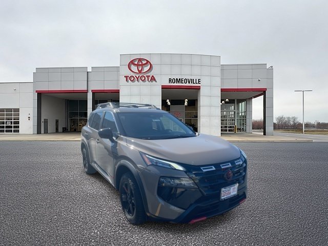 Used 2025 Nissan Rogue SV
