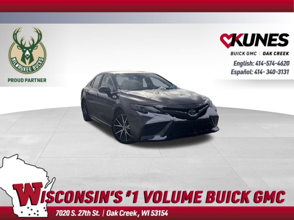 Used 2024 Toyota Camry SE image 1