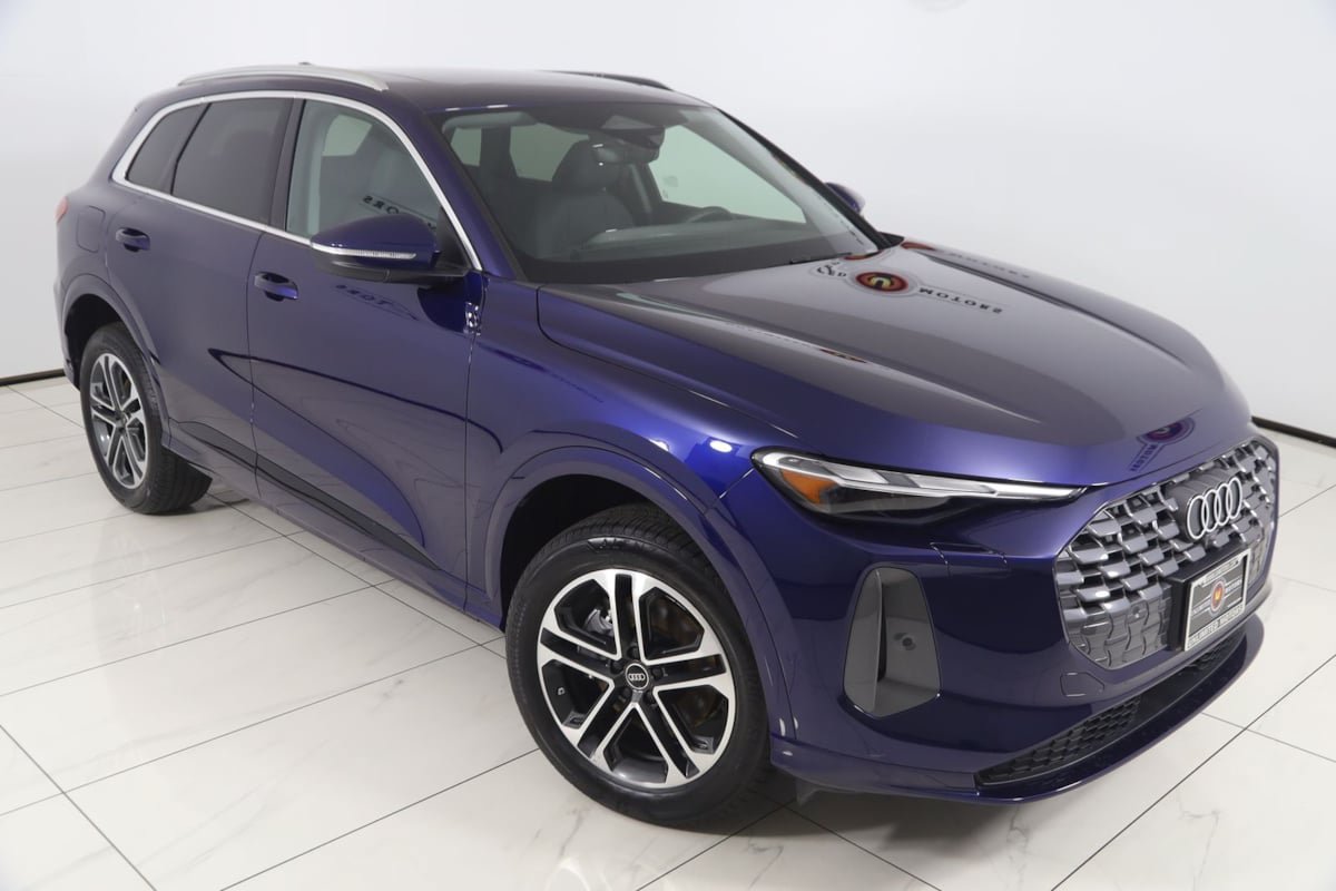 Used 2025 Audi Q5 Premium w/ Convenience Package AWD/4WD image 17