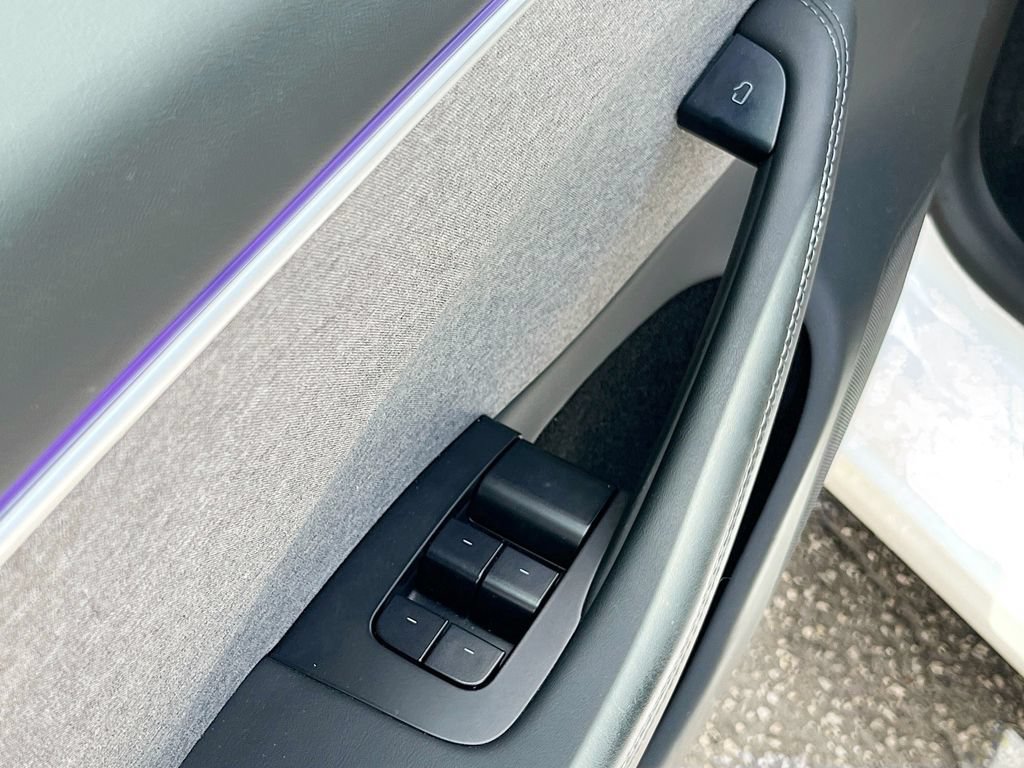 Used 2025 Tesla Model 3 Long Range RWD image 17