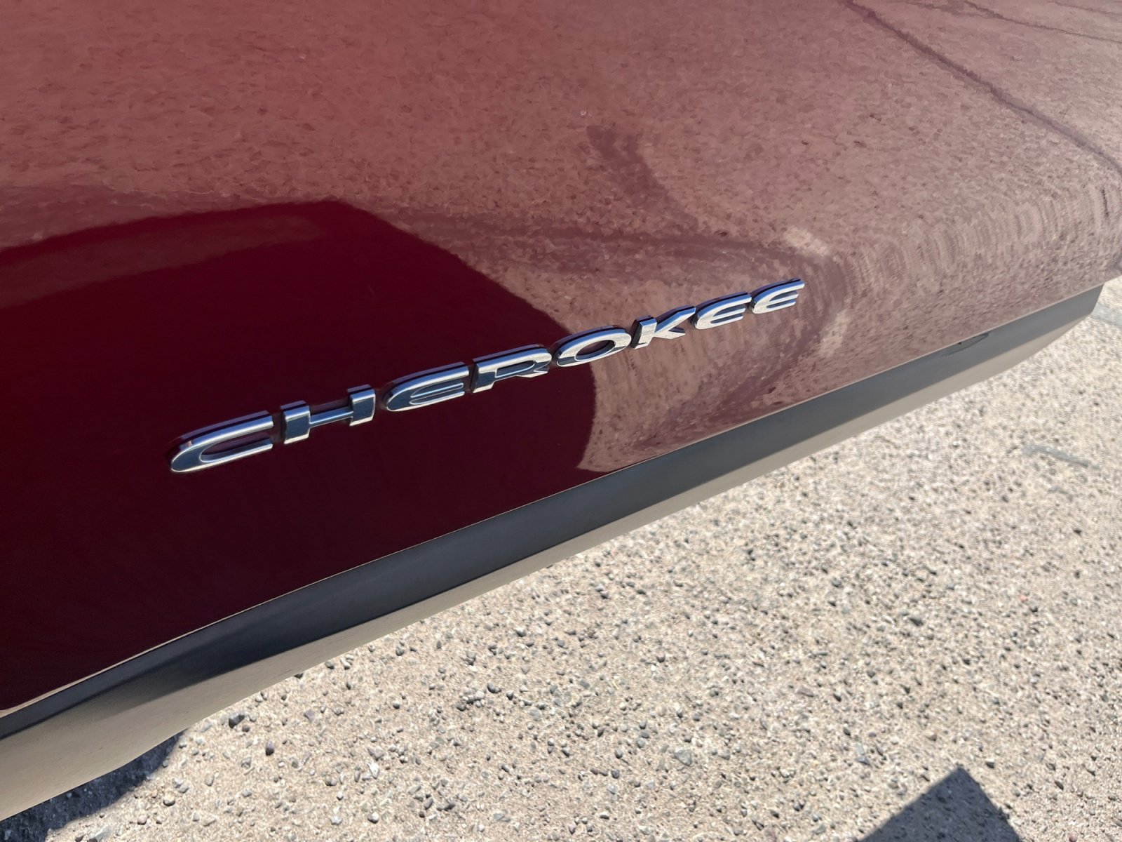 Used 2020 Jeep Cherokee Limited w/ Technology Group image 24