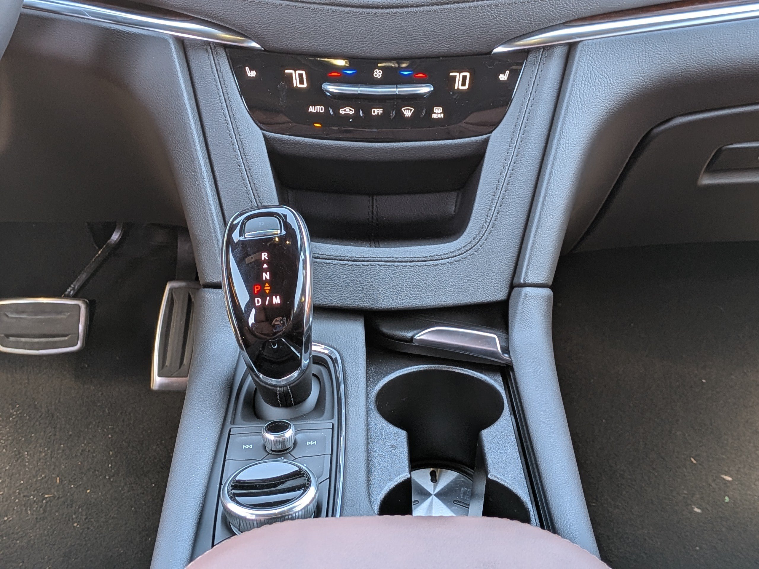 New 2025 Cadillac XT5 Sportv w/ LPO, Blue Accent Package AWD/4WD image 6