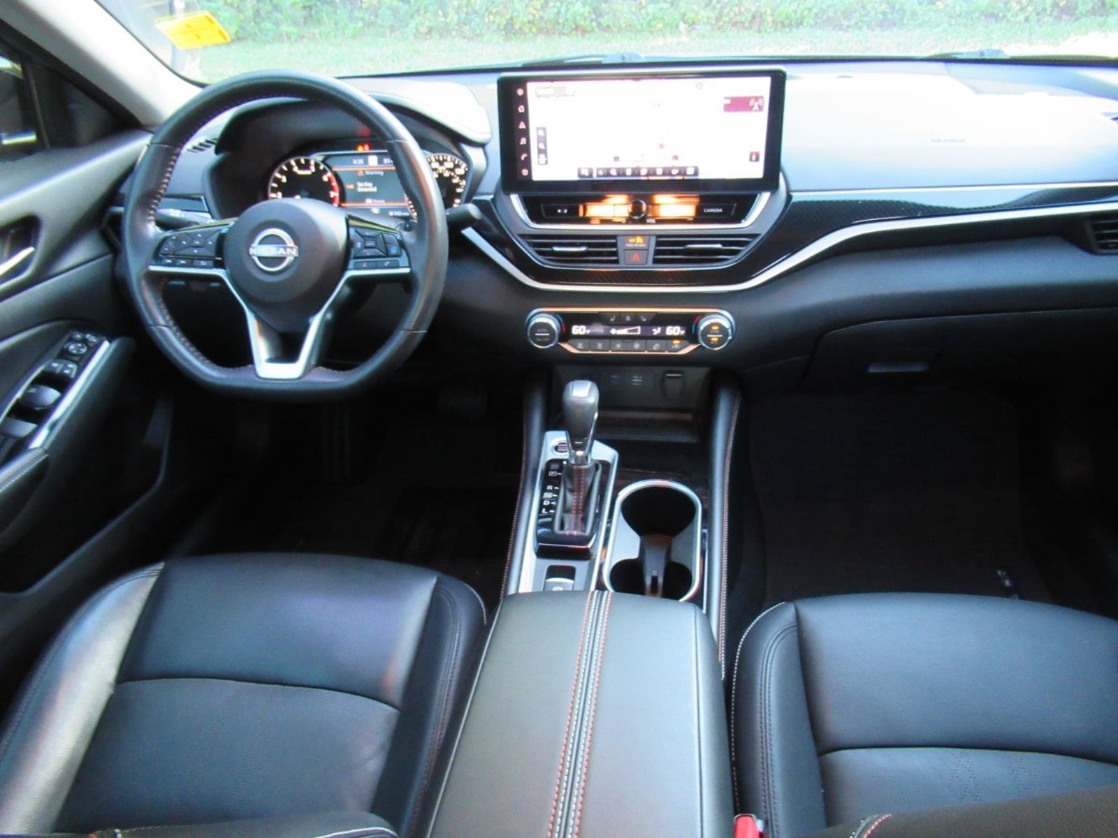 Used 2024 Nissan Altima 2.0 SR FWD image 10