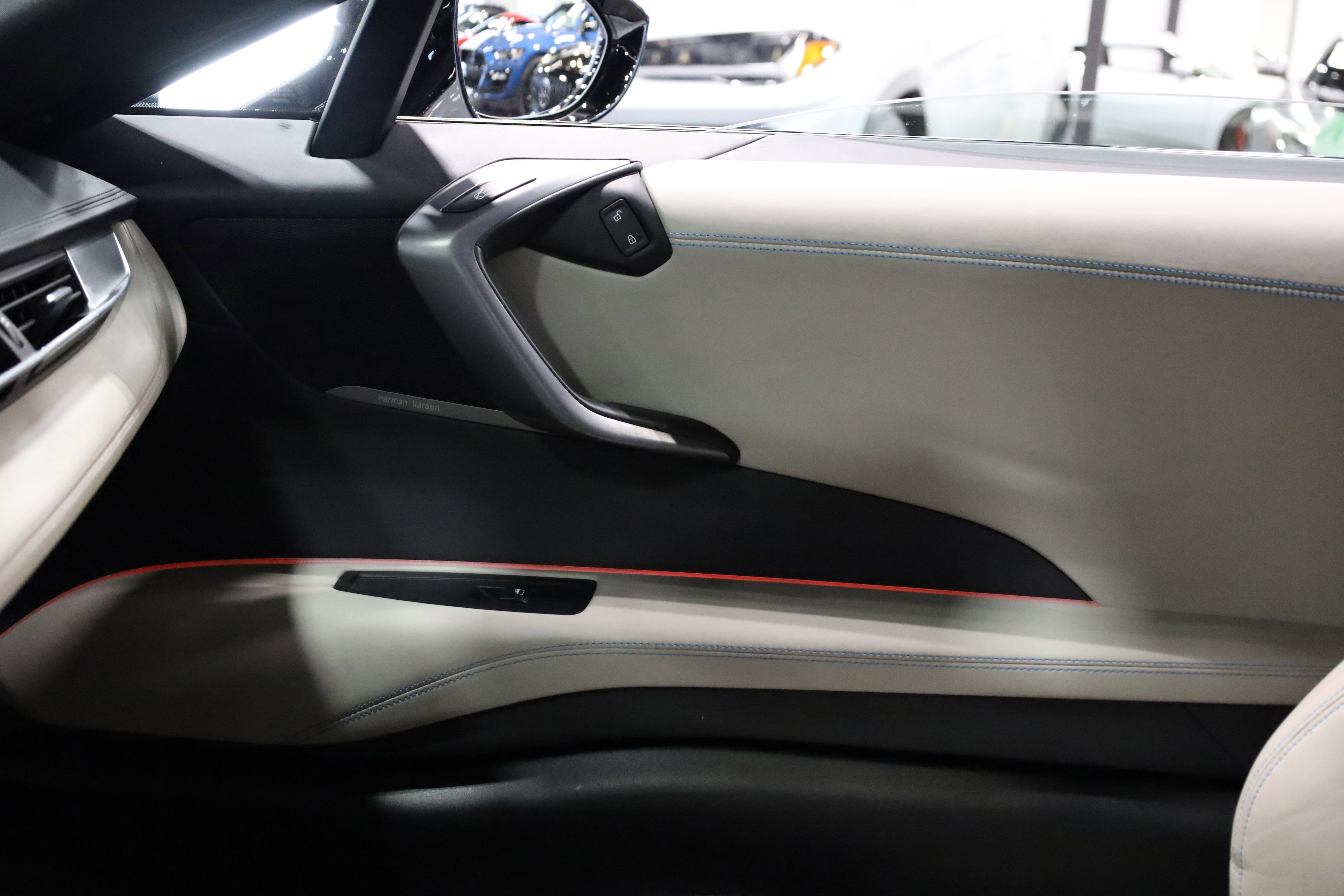 Used 2015 BMW i8 image 39