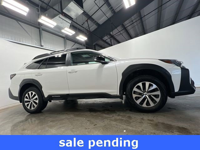 Certified 2025 Subaru Outback Premium image 3