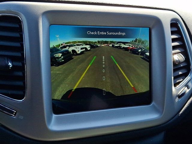 Certified 2021 Jeep Compass Latitude w/ Sun and Sound Group AWD/4WD image 23