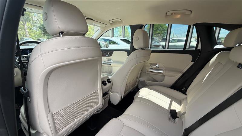 Used 2021 Mercedes-Benz GLA 250 4MATIC image 22