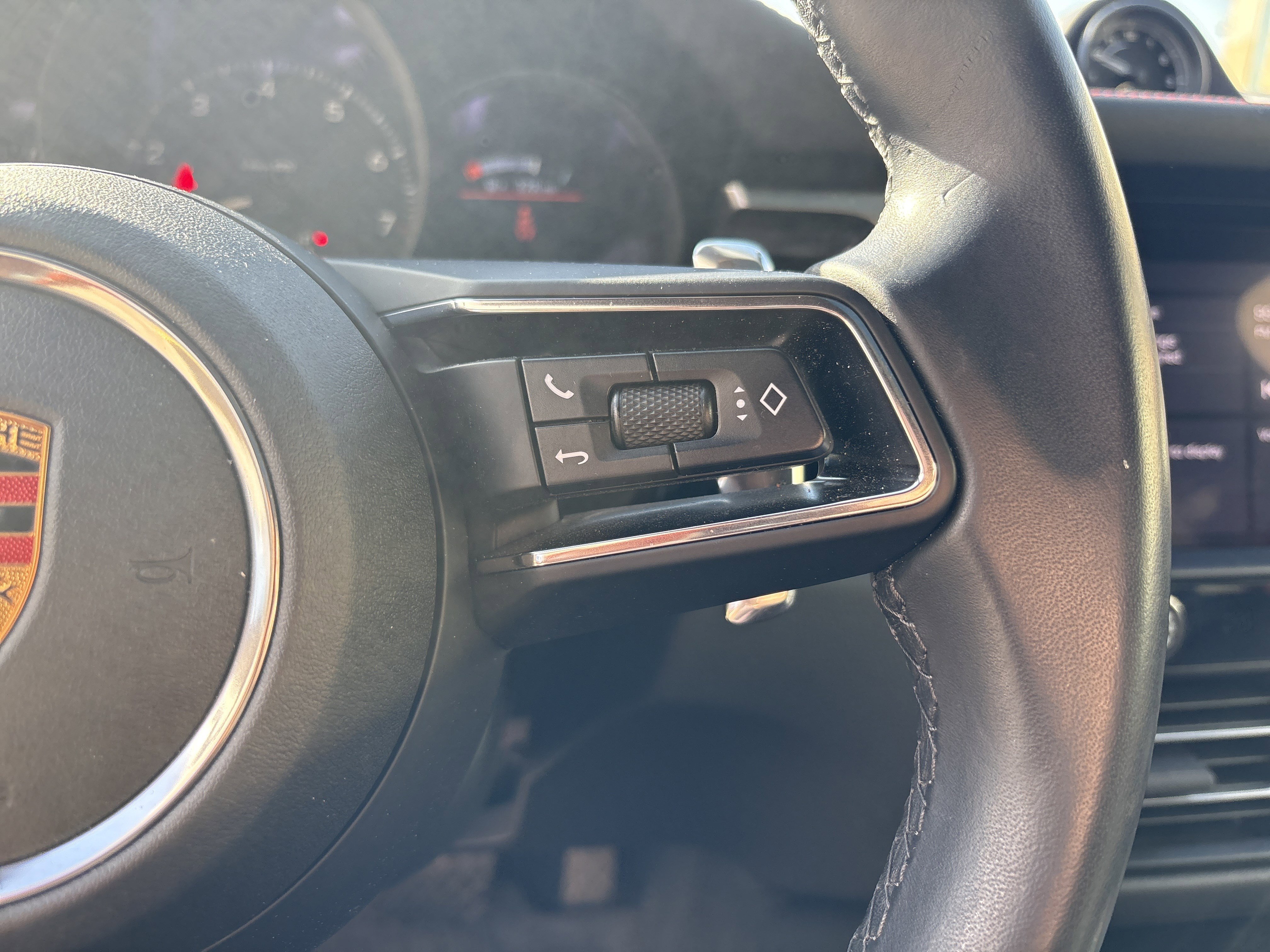 Used 2024 Porsche Macan Turbo image 20