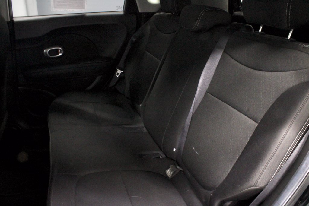 Used 2015 Kia Soul FWD image 21