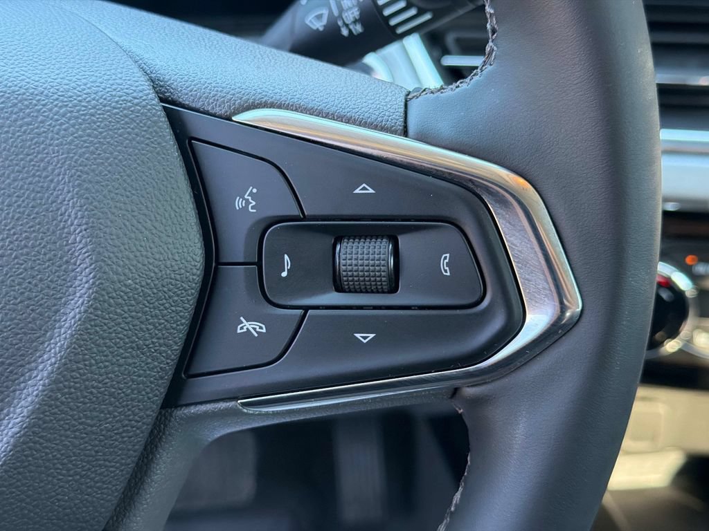Used 2026 Chevrolet Trax LT w/ Sunroof Package FWD image 28