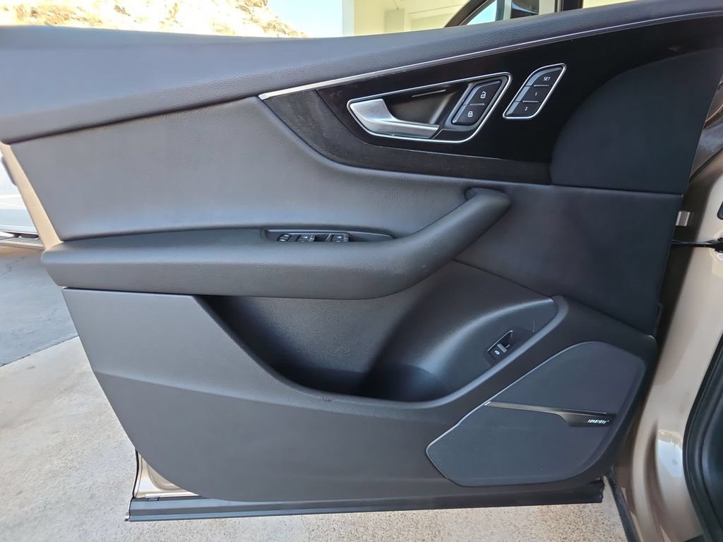 Used 2019 Audi Q7 3.0T Premium Plus w/ Premium Plus Package AWD/4WD image 23