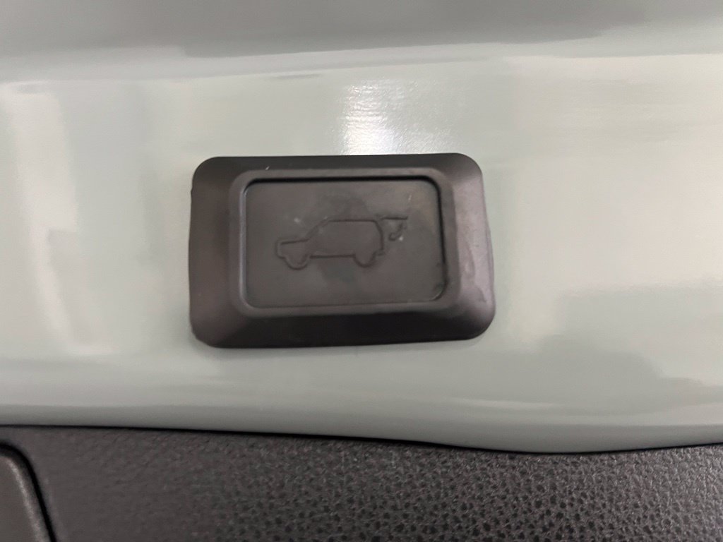 Certified 2022 Toyota RAV4 XLE w/ Convenience Package FWD image 39