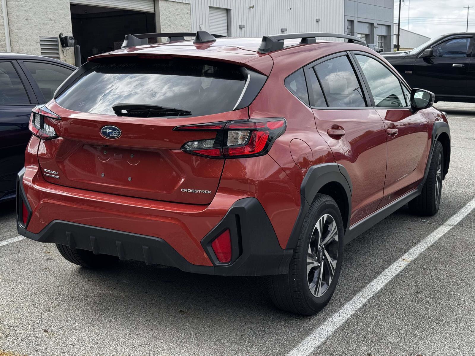 Used 2025 Subaru Crosstrek 2.0i Premium AWD/4WD image 4